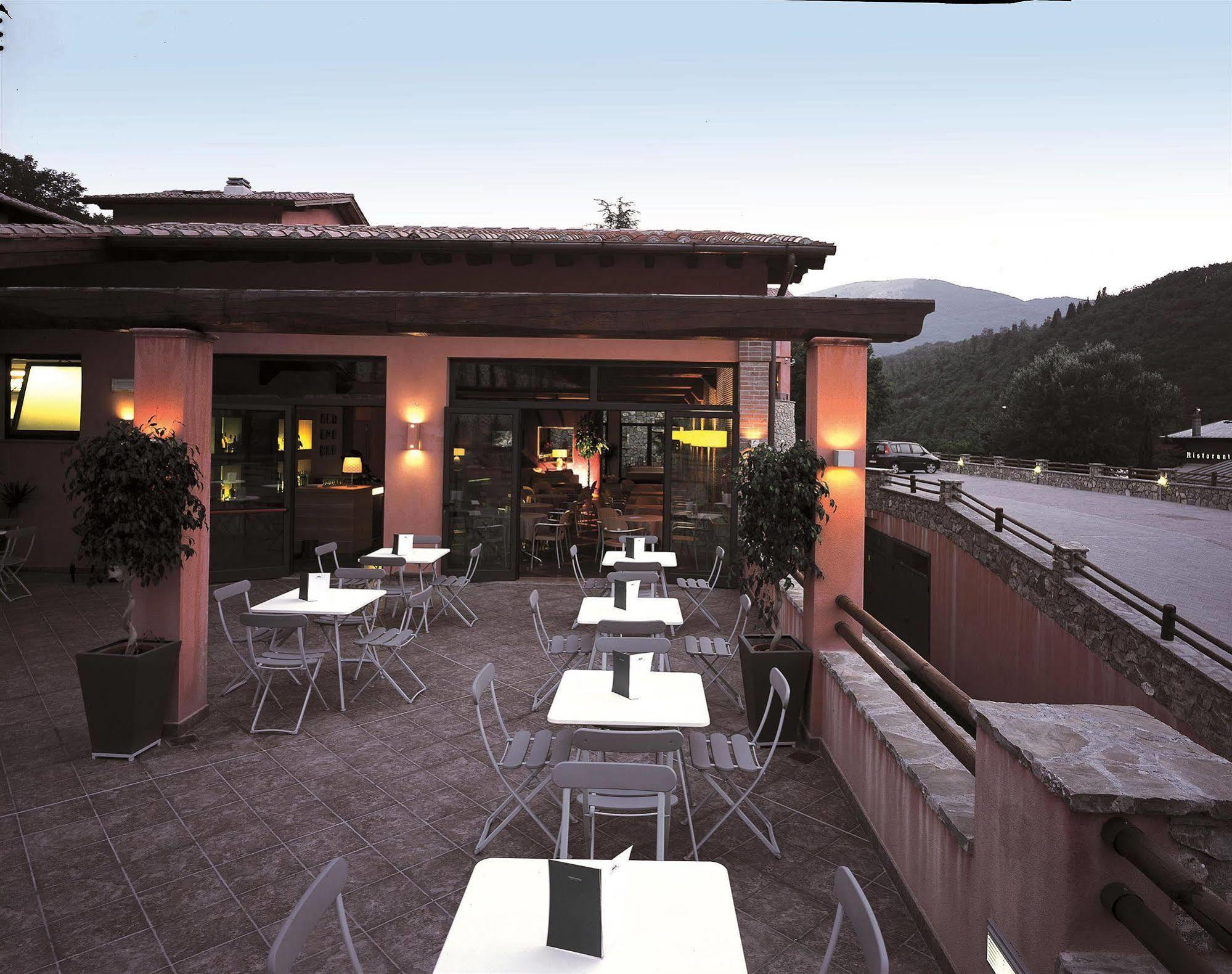 Meridiana Country Hotel Calenzano Esterno foto
